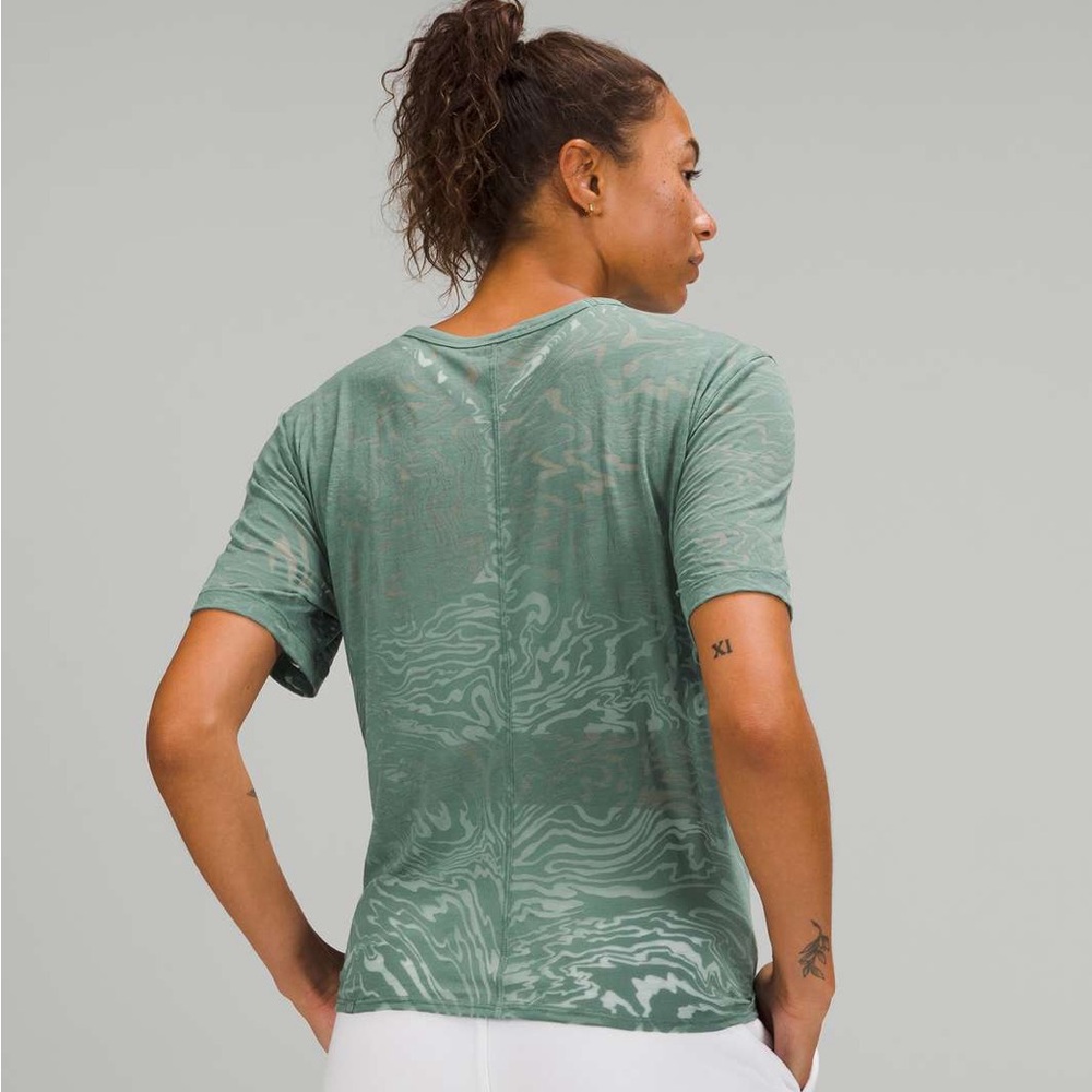 Lululemon Crescent Tee *Veil Tidewater Teal Size 6 - Picture 2 of 10